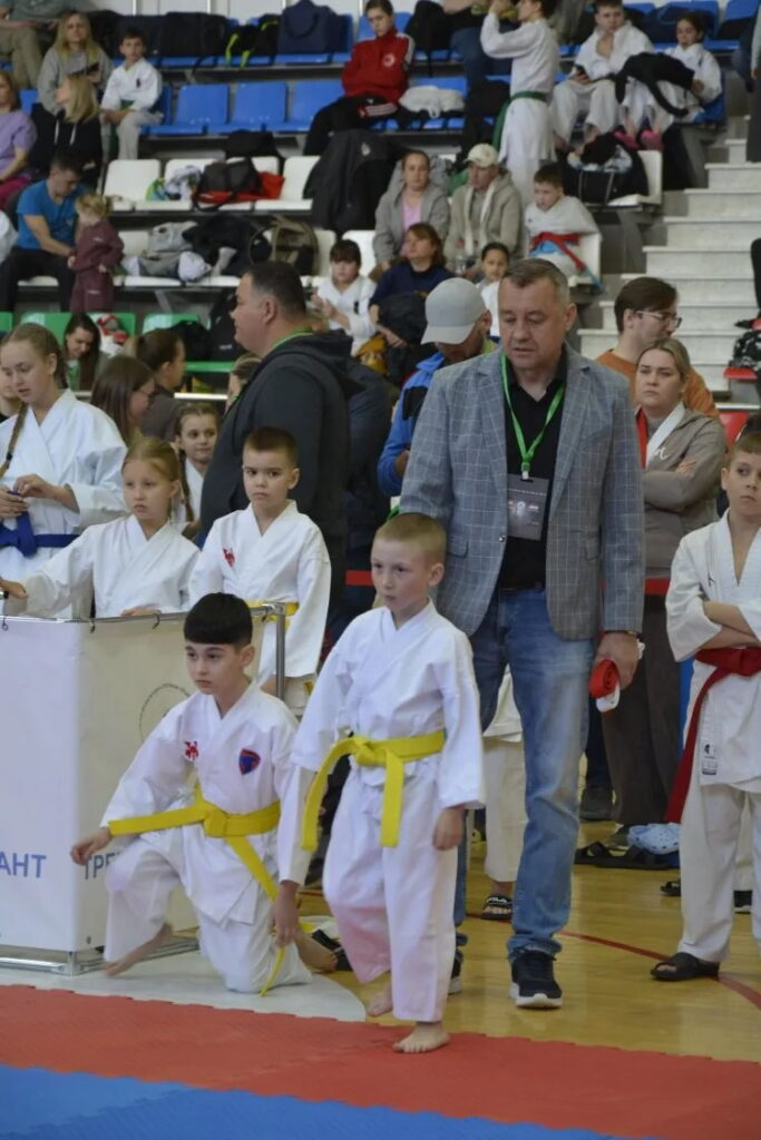 Спортсмены каратисты из Долгодеревенского выступили на чемпионате России