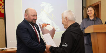 «Маяковцам» продолжают выдавать сертификаты на жилье