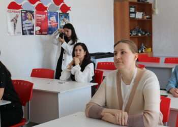 Когда волнение на пользу: в Долгодеревенском родители сели за парты