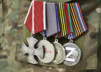 За юридическими консультация можно обратиться через Госуслуги или лично