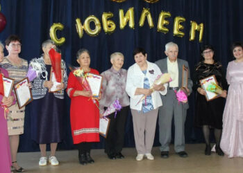 Ветеран Саккуловской школы Нина Алексеевна Мураенко отмечает 85-летний юбилей