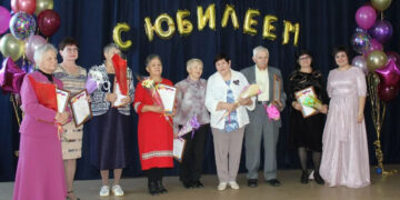 Ветеран Саккуловской школы Нина Алексеевна Мураенко отмечает 85-летний юбилей