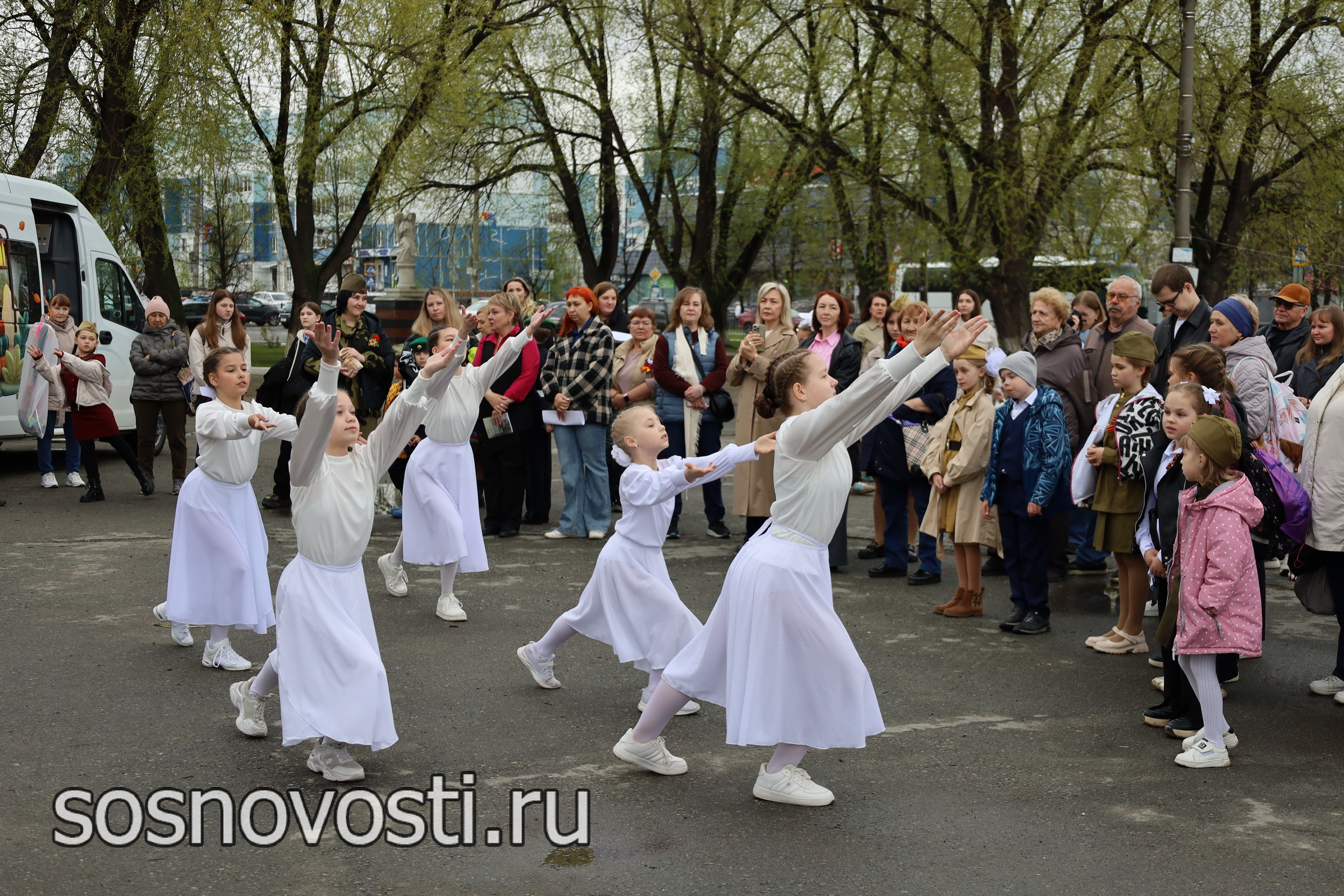 В Долгодеревенском прошла акция «Мы о войне стихами говорим»