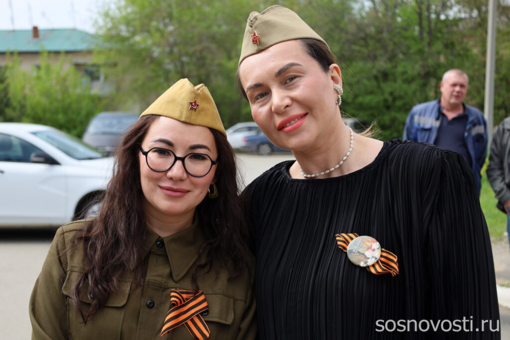 Медики Сосновского округа спели о Победе и почтили память павших