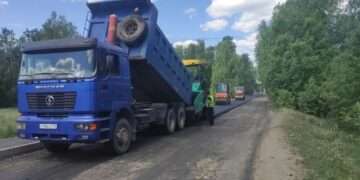 В Сосновском округе благоустраивают дорогу на Моховички