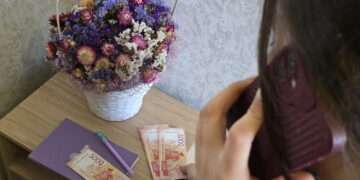 Мошенники обманули дочь погибшего бойца СВО