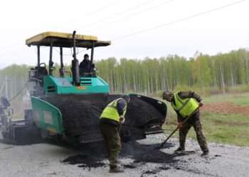 В Долгодеревенском ремонтируют дорогу к детскому саду
