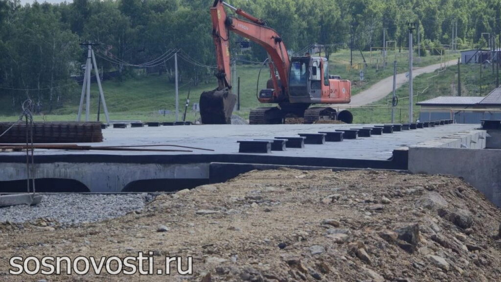 К новому мосту в Есаульском сделали дорожные насыпи.