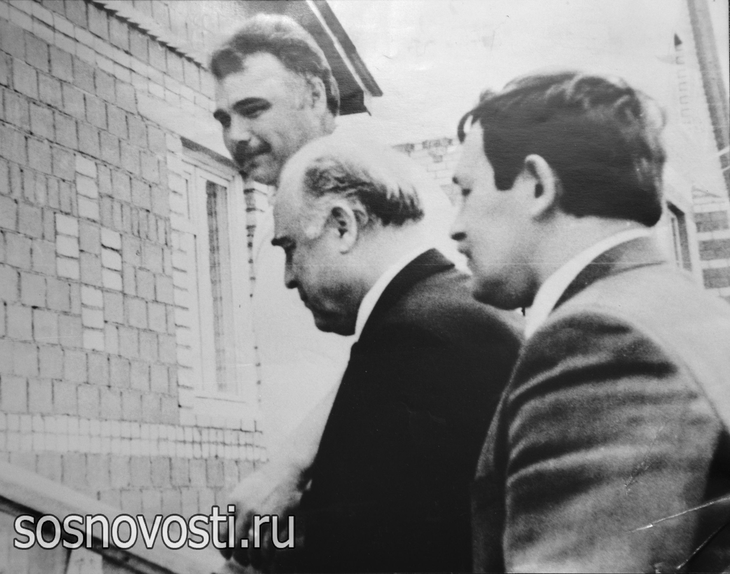 «Газель» от премьера: Виктор Черномырдин побывал в гостях у жителя Рощино