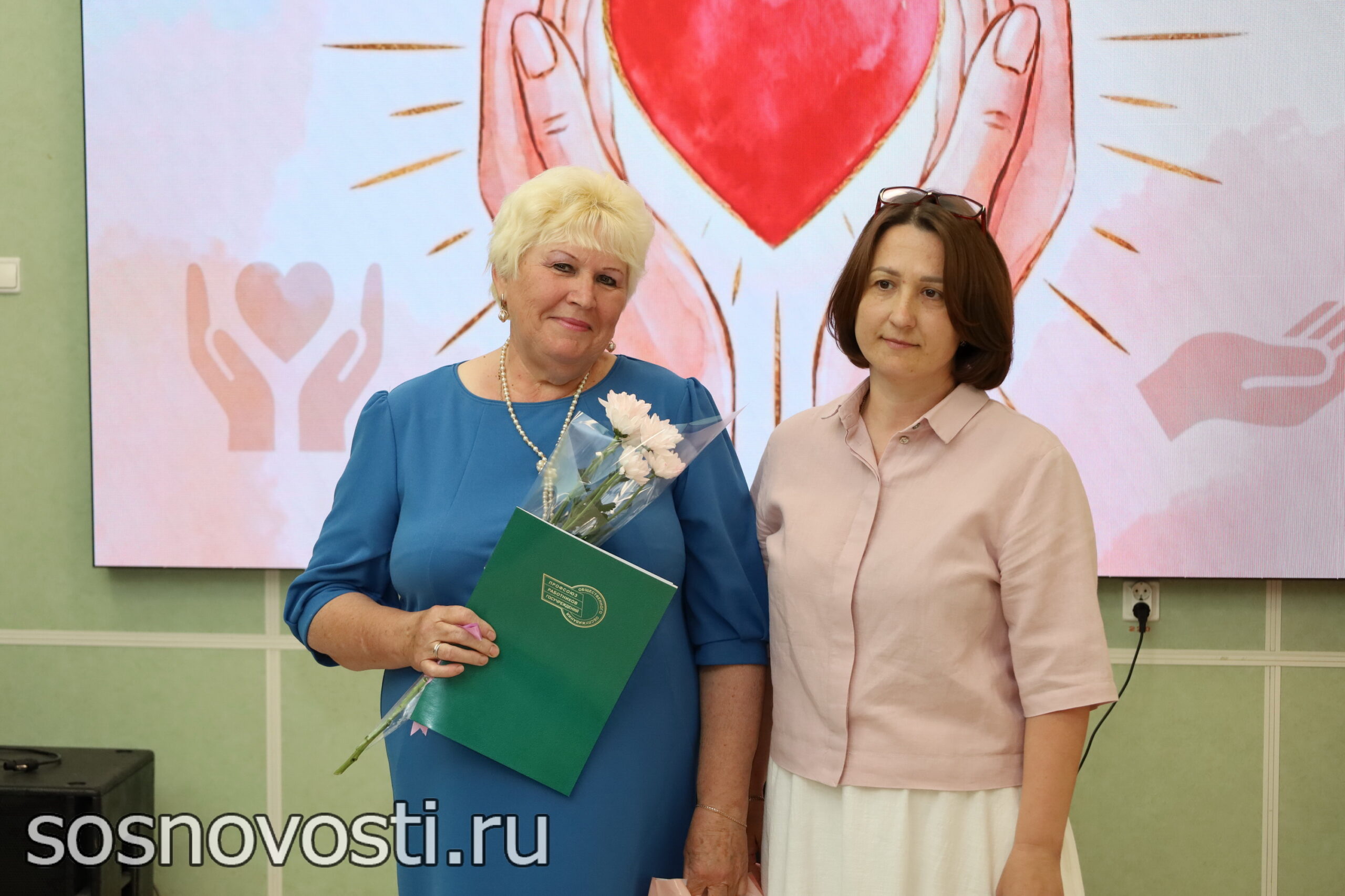 Тихий героизм: в Сосновском округе отметили День социального работника