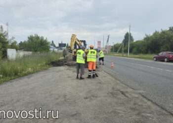 На улице Свердловской в Долгодеревенском ставят освещение и строят тротуар