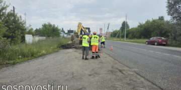 На улице Свердловской в Долгодеревенском ставят освещение и строят тротуар