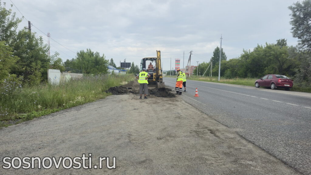 На улице Свердловской в Долгодеревенском ставят освещение и строят тротуар