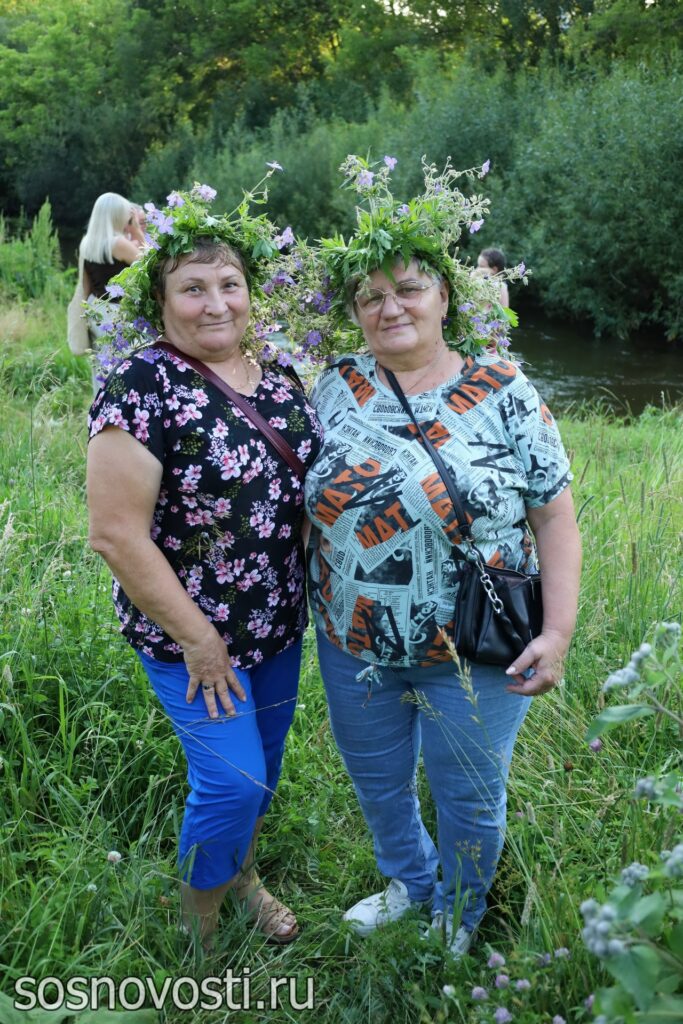 На Ивана Купалу жители Рощино встретились у речки