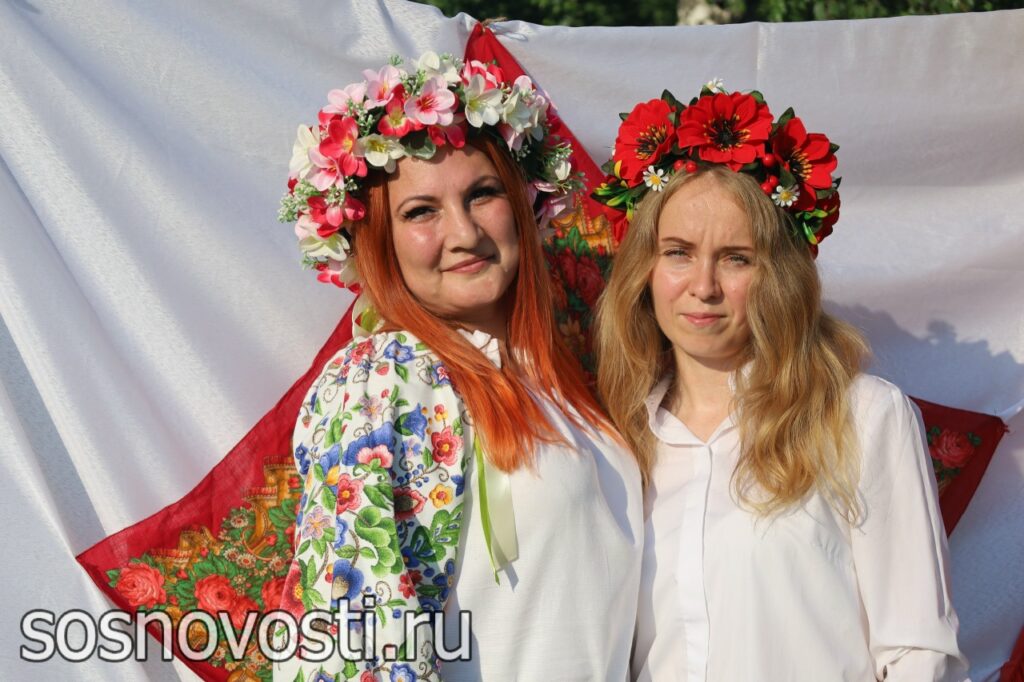 На Ивана Купалу жители Рощино встретились у речки