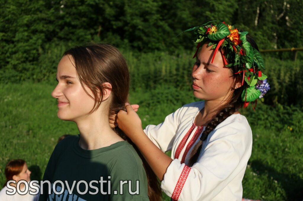 На Ивана Купалу жители Рощино встретились у речки