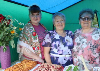 В кулинарном конкурсе ко Дню семьи победила семья из Красного поля