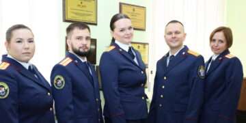 Губернатор Алексей Текслер поздравил южноуральских следователей
