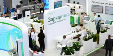 Сбер представил на Иннопроме передовые ИИ-технологии для трансформации реальной экономики