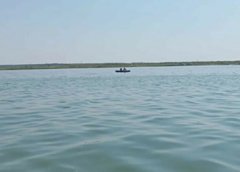 На Касаргах двух женщин унесло течением на надувном матрасе