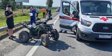 Женщина и подросток на квадрацикле попали под грузовик и погибли