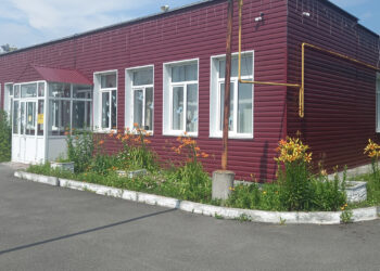 В Теченском клубе приводят в порядок крышу