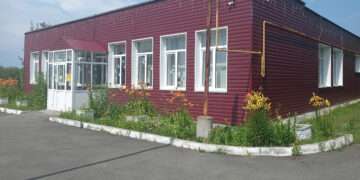 В Теченском клубе приводят в порядок крышу