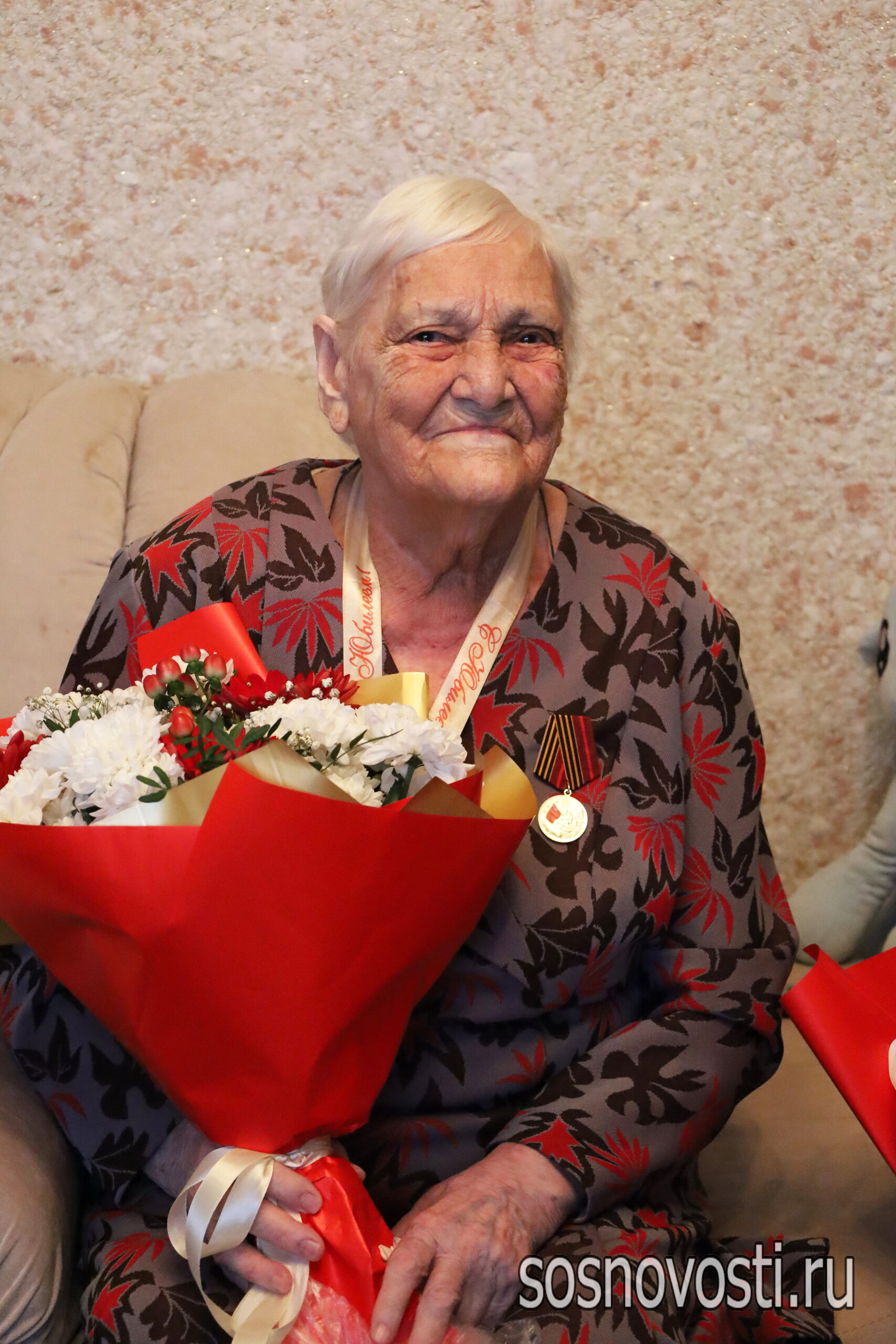 Три столетних юбиляра живут в одном доме в поселке Рощино