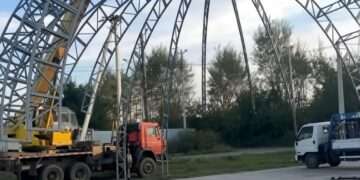 В Саргазах установили уличную сцену