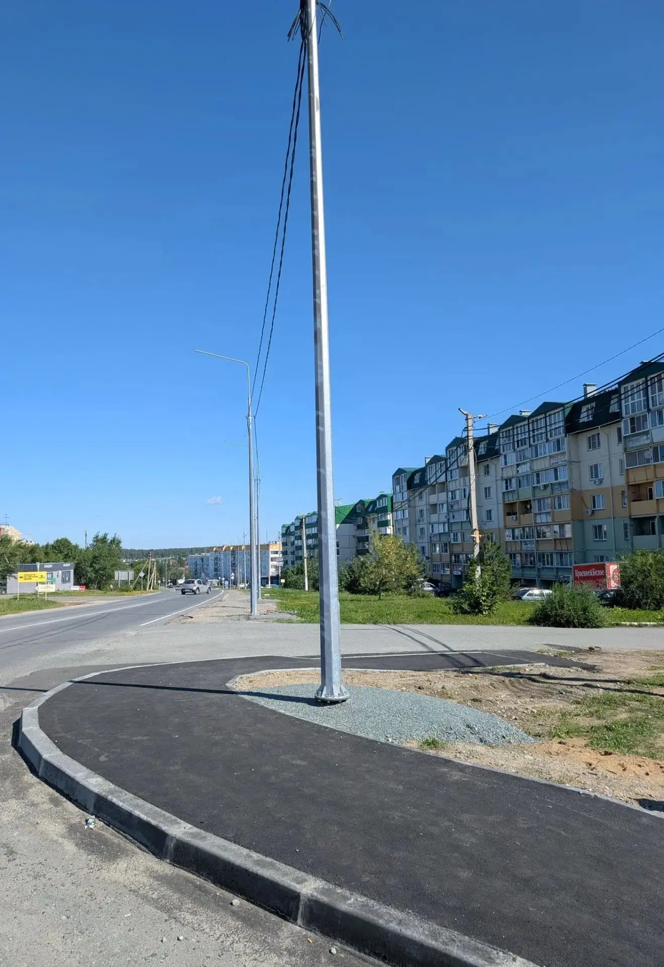 На въезде в Долгодеревенское продолжаются работы по благоустройству