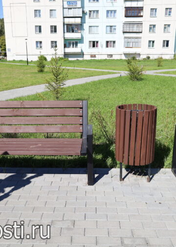 В Рощино устанавливают экологичные урны