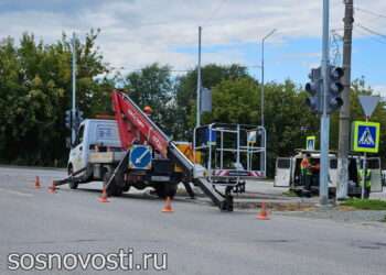 В Долгодеревенском на перекрестке Свердловской и Ленина устанавливают светофор
