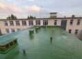 В Солнечной школе полностью обновили кровлю