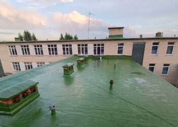 В Солнечной школе полностью обновили кровлю
