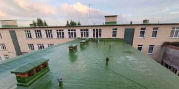 В Солнечной школе полностью обновили кровлю