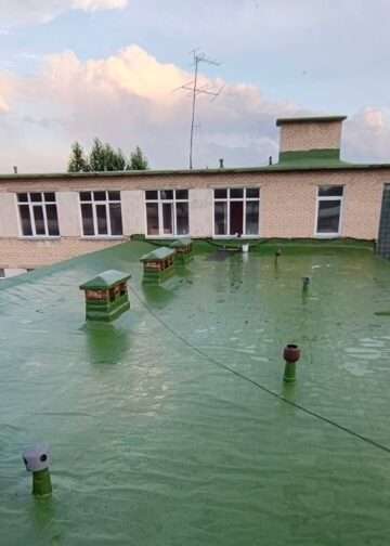 В Солнечной школе полностью обновили кровлю