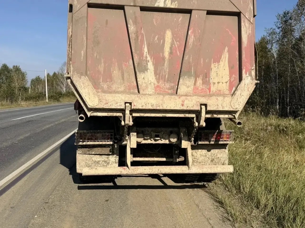 В Сосновском округе инспекторы остановили три грузовика без номеров