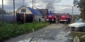 В Казанцево вспыхнули два частных дома