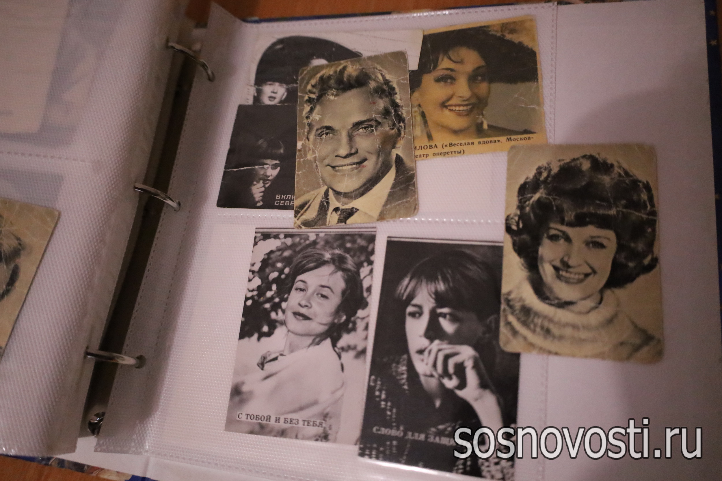 Жительница Долгодеревенского хранит коллекцию фотографий артистов прошлого века