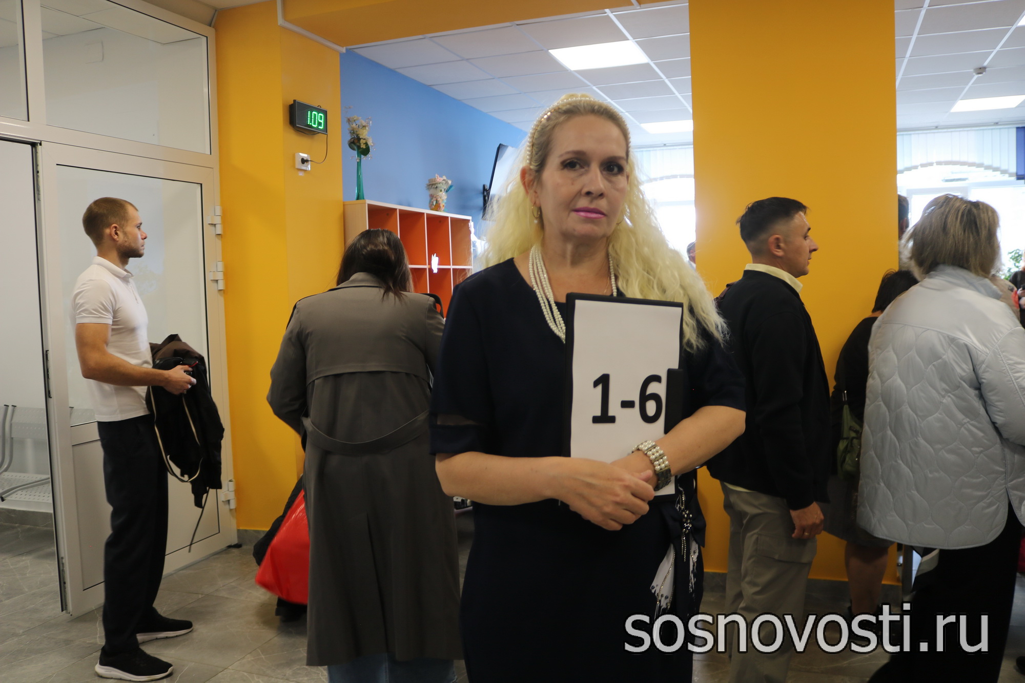 Цветы, банты и форма: в Долгодеревенском прозвенел первый звонок для первоклассников