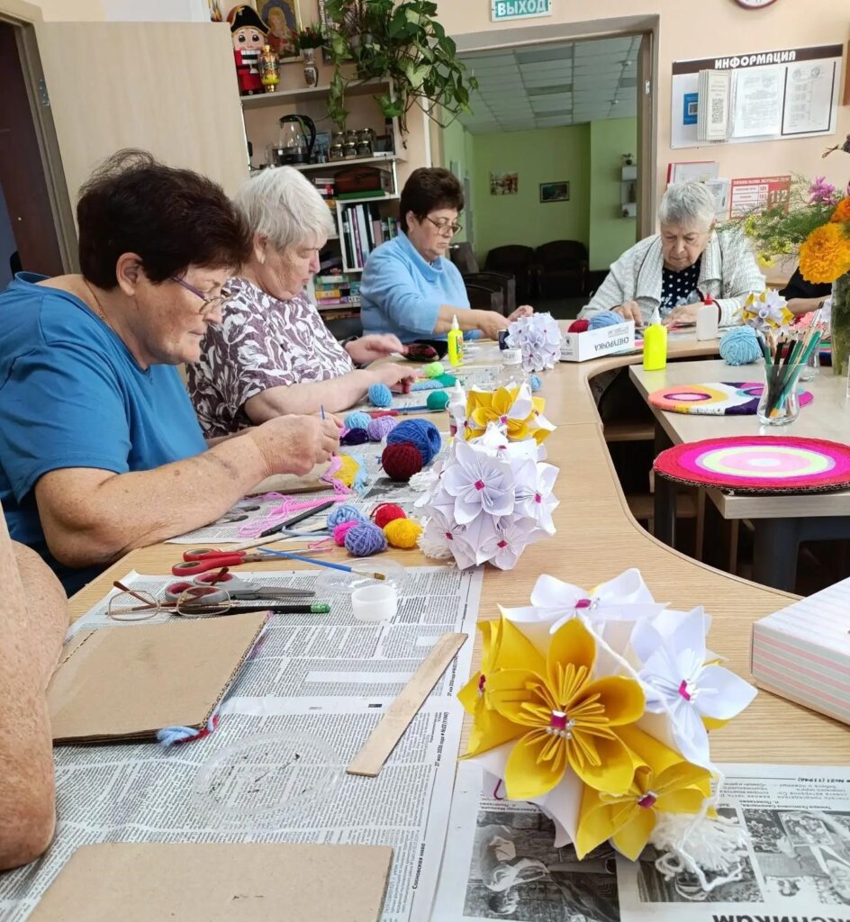 Мастер-классы, фито-чай и утренняя гимнастика: в Солнечном прошла оздоровительная программа для пенсионеров